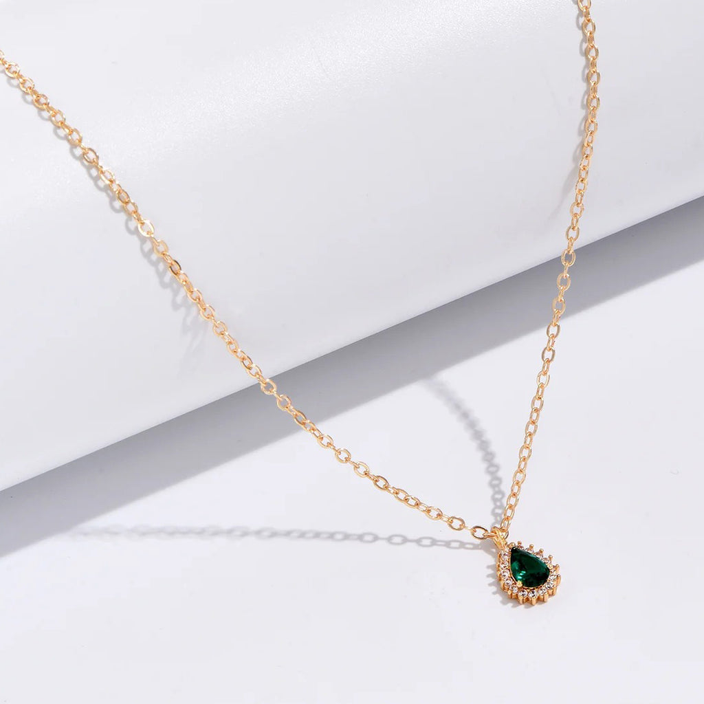 Guld Vanddråbe Halskæde – Trend & Elegance
