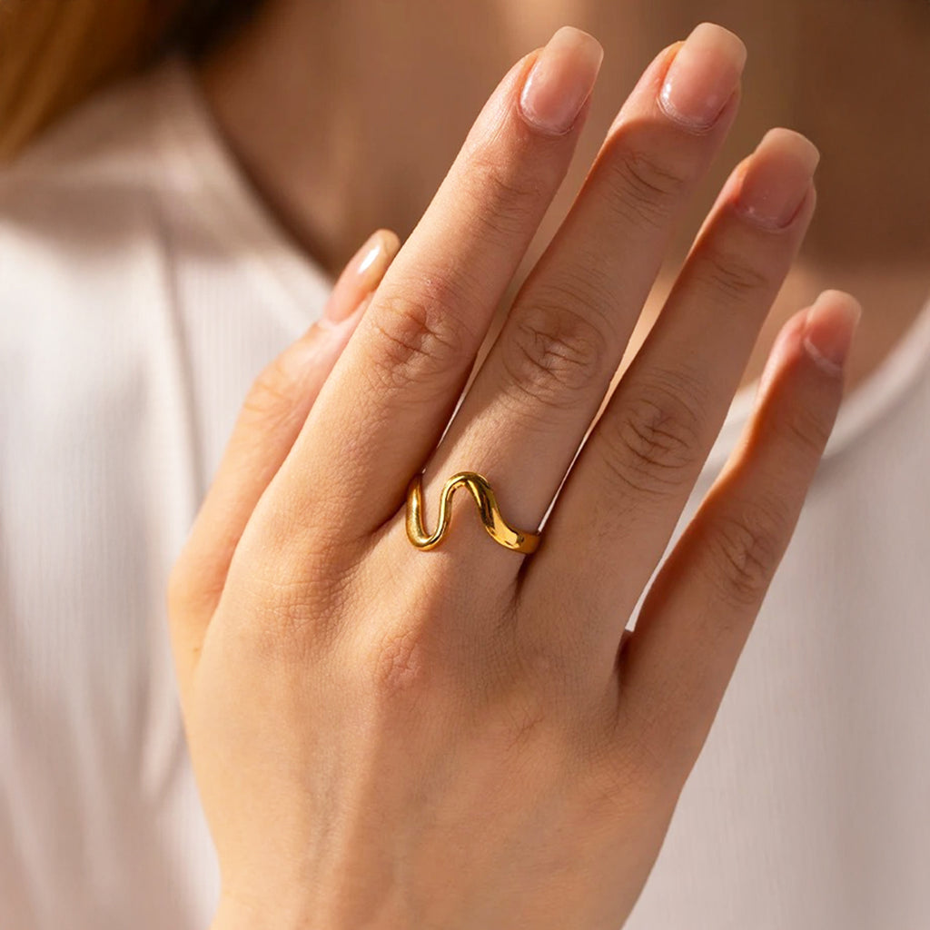Siv Wave Ring Guld
