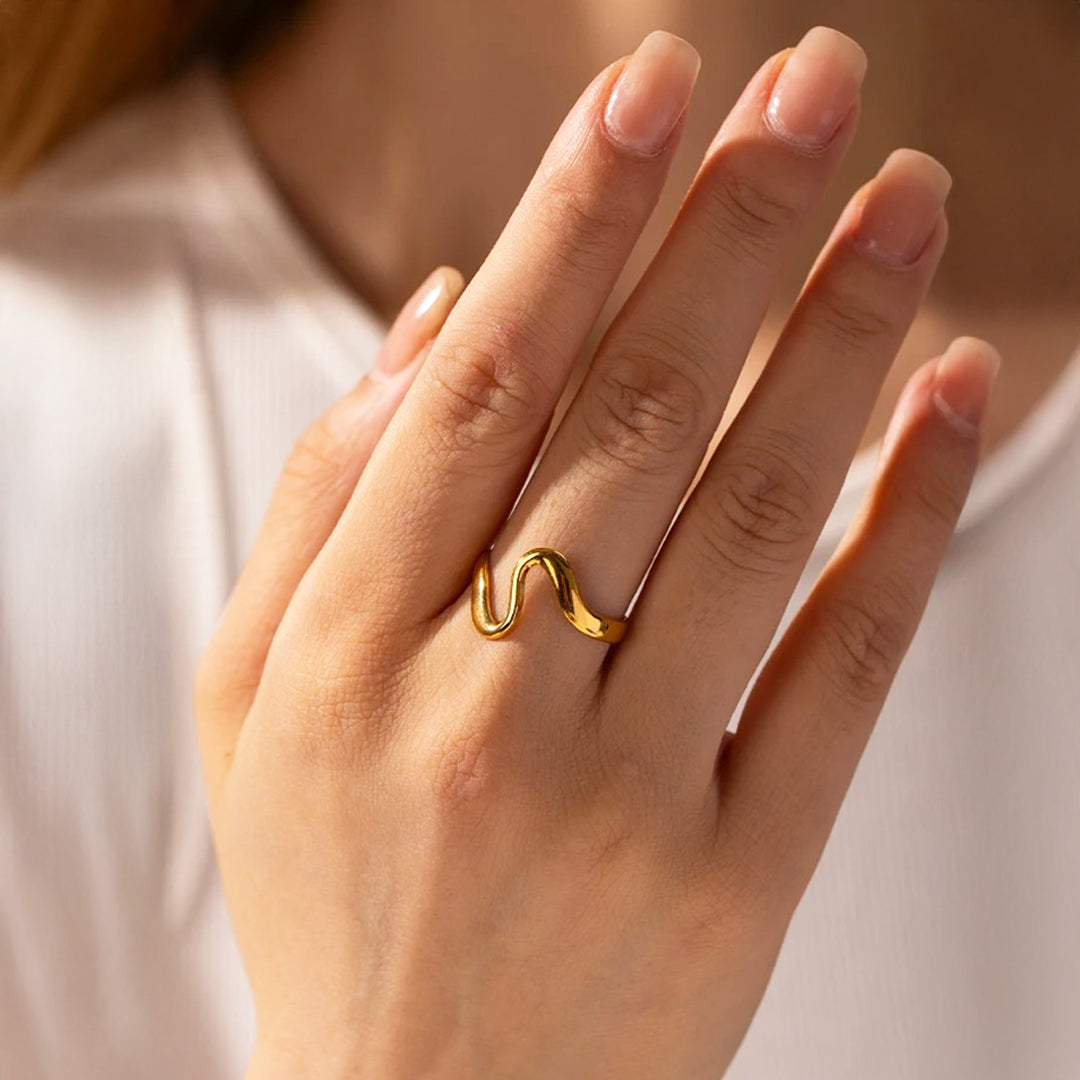 Siv Wave Ring Guld