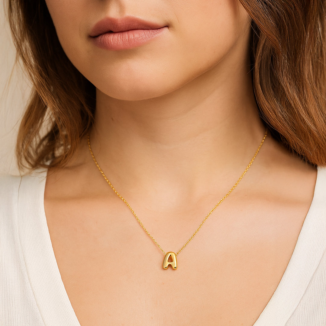 Mini bogstavhalskæde A-Z – Guldfarvet