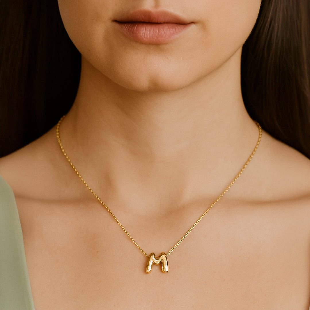 Mini bogstavhalskæde A-Z – Guldfarvet