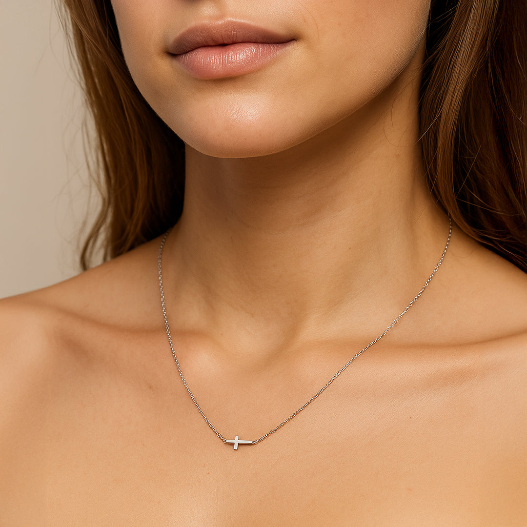Sølv Kors Halskæde – Klassisk Design